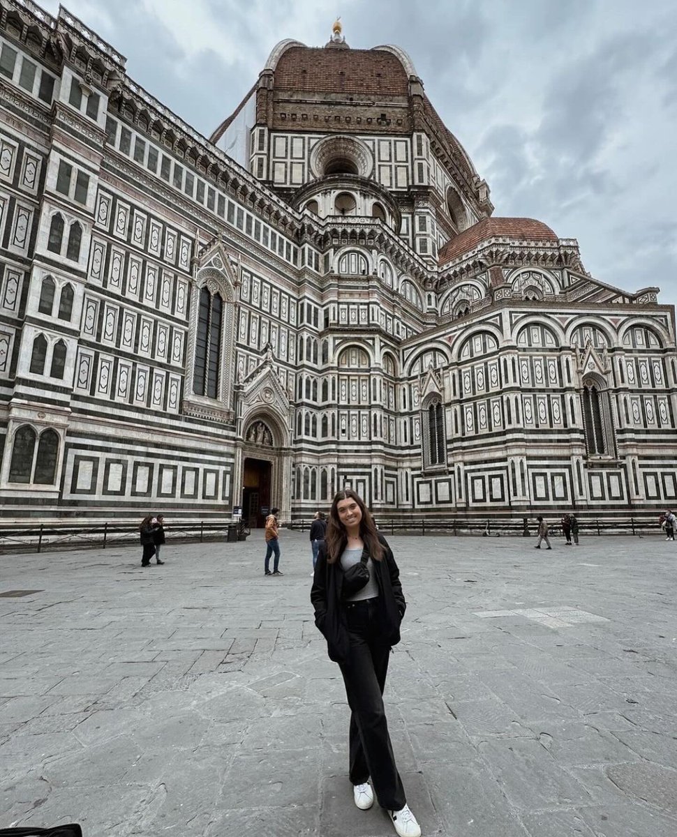 Harding_Abroad's tweet photo. HUF: Climbing the Duomo in Florence always provides an amazing view and a lifelong memory! #HUintl @HardingU https://t.co/m19UY3Ys8f