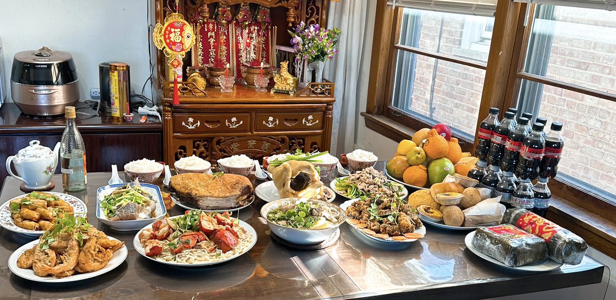 Happy Lunar New Year to everyone! And a happy birthday to me :’) The skeb I got for both unfortunately did not arrive in time so have a pic of our food instead