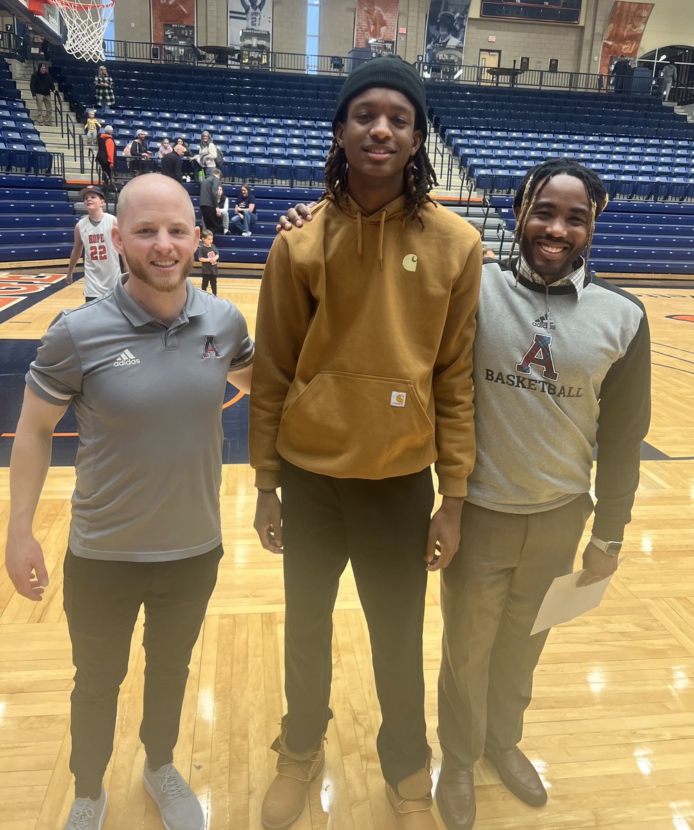 Justin Watson tweet media