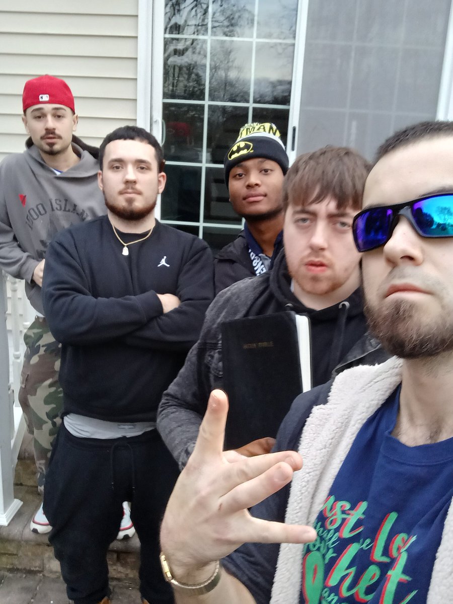 FuegoSavvy's tweet image. CHRIST GANG 🙏🏿✝️💪🏿🔥💯🩸🎱 WE MURKED GEORGE FLOYD. But actually, he never even died. It was a freemason psyop to divide and conquer the masses. Stay woke for our rights 🔥#2ndammendment