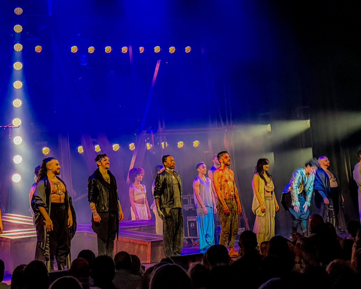 🎵 If every tongue was still, the noise would still continue.
🎵 The rocks and stones themselves would start to sing.

Caught @JCSTheMusical at @edinplayhouse - a well deserved standing ovation. #JCSUKTour