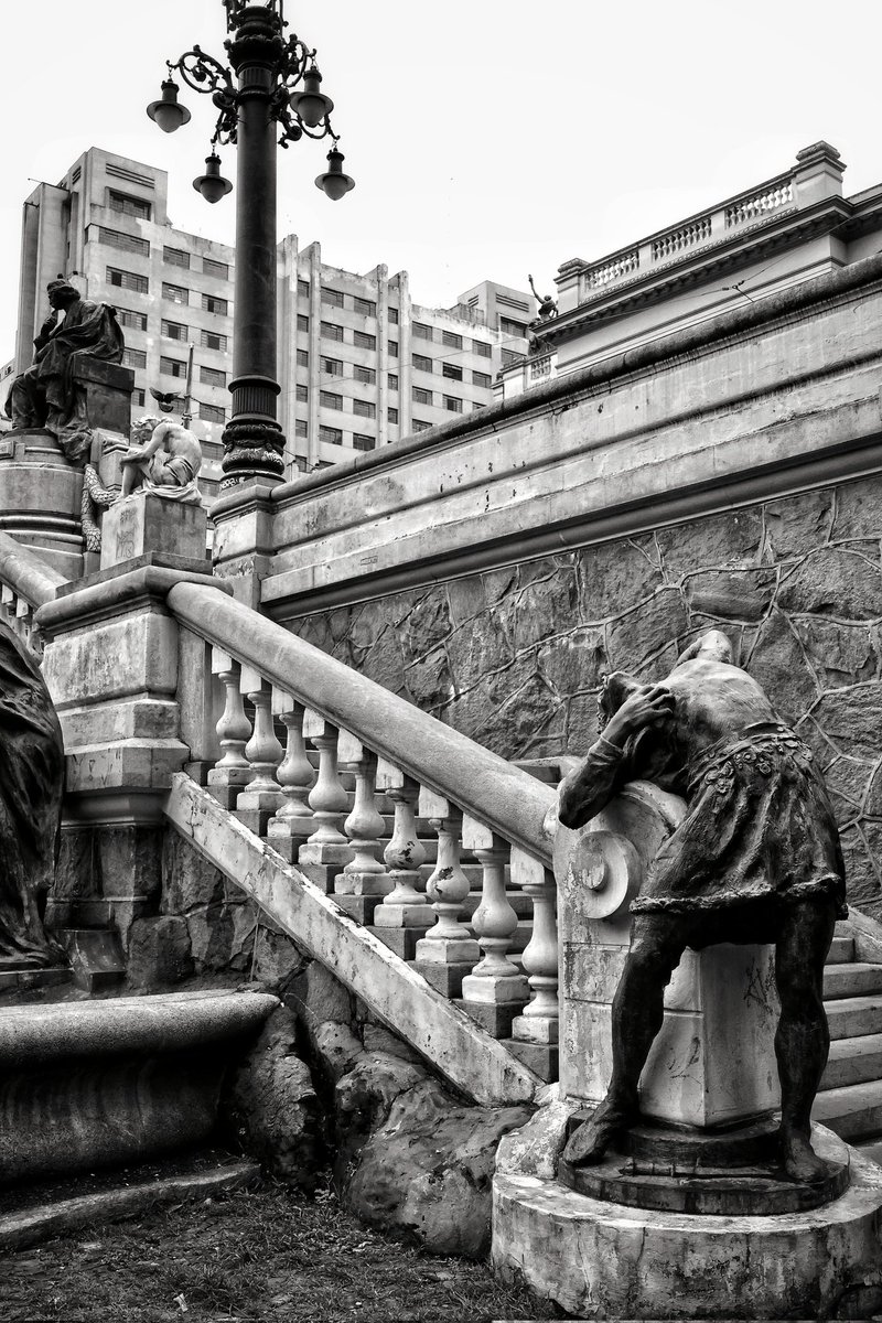 txlneto's tweet photo. #Rolê256 do #ClickSP, centro de São Paulo, Praça Ramos de Azevedo, 28/01/2024
#CanonR7 Rf-s 18-150mm
f/7.1 1/3200s 24mm ISO6400
#RolêFotográfico #StreetPhotography https://t.co/NbGuAdma0e