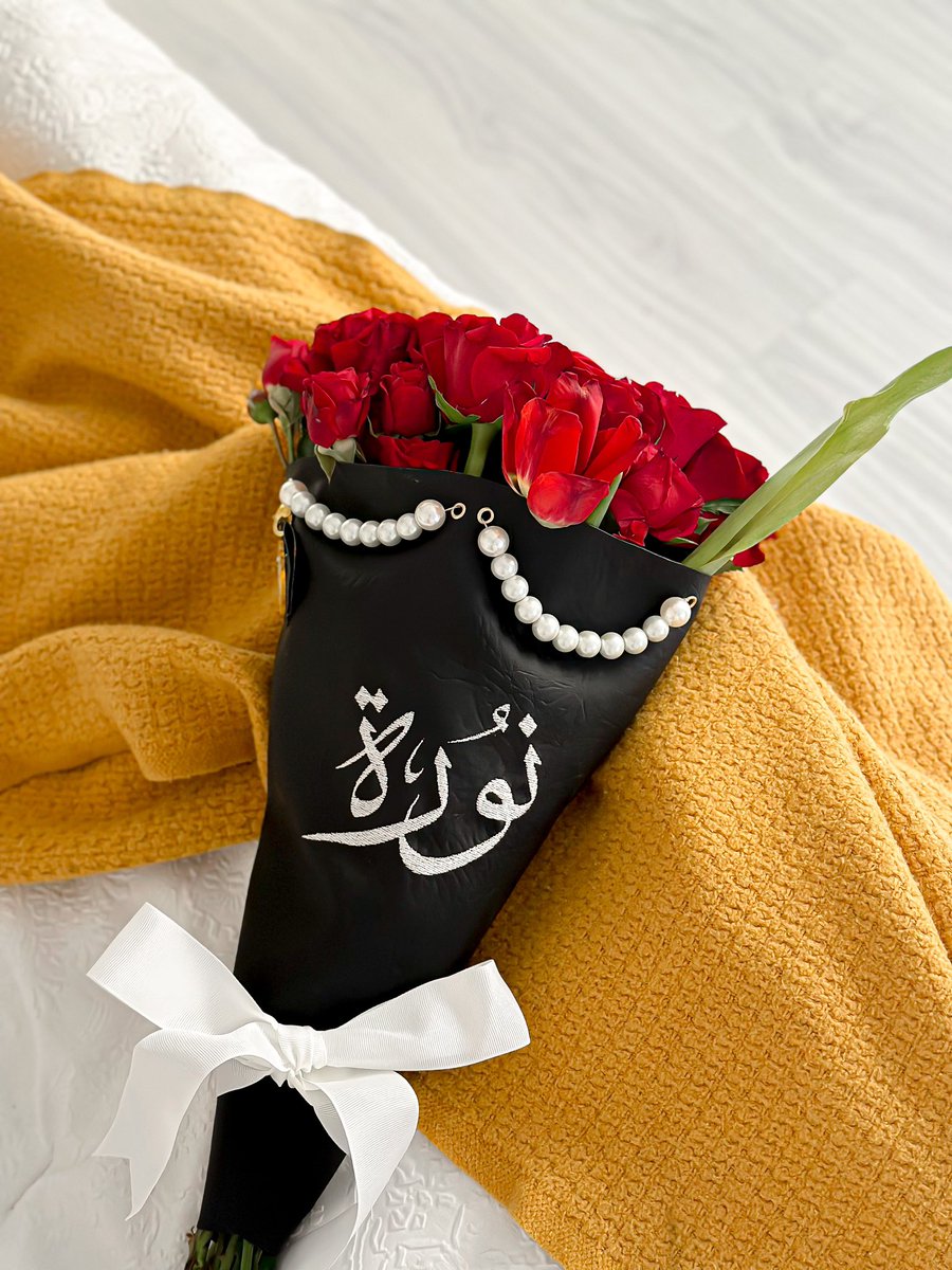 س َ tweet media