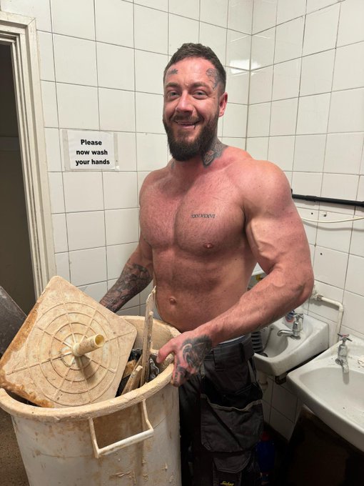 I persuaded a fit tradie to film his first porno!  Jay the plaster was at my studio to fix a collapsed