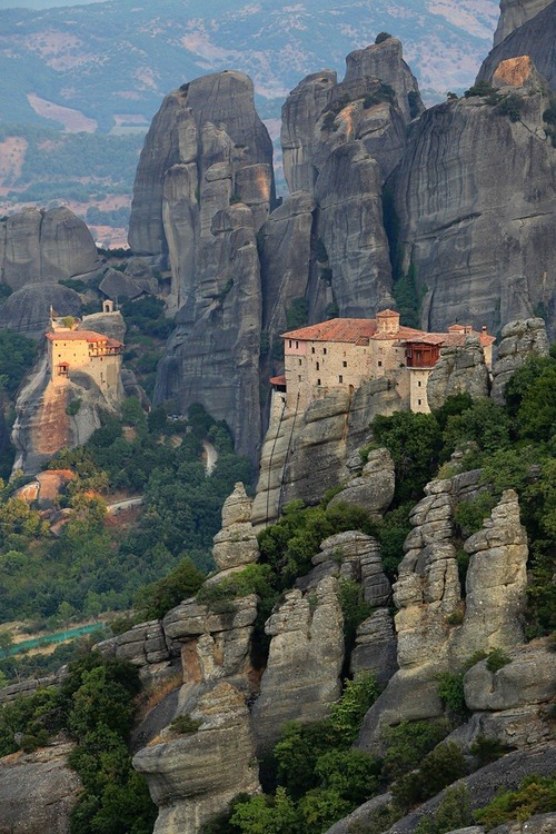 Clifftop, Meteora, Greece #Clifftop #Meteora #Greece henryhanson.com