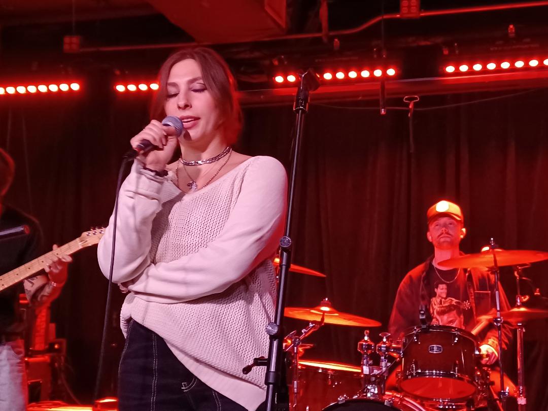 AdamsWorldBlog's tweet image. Scenes from last night: Drive In (@_alebaba_) at @ArlenesGrocery