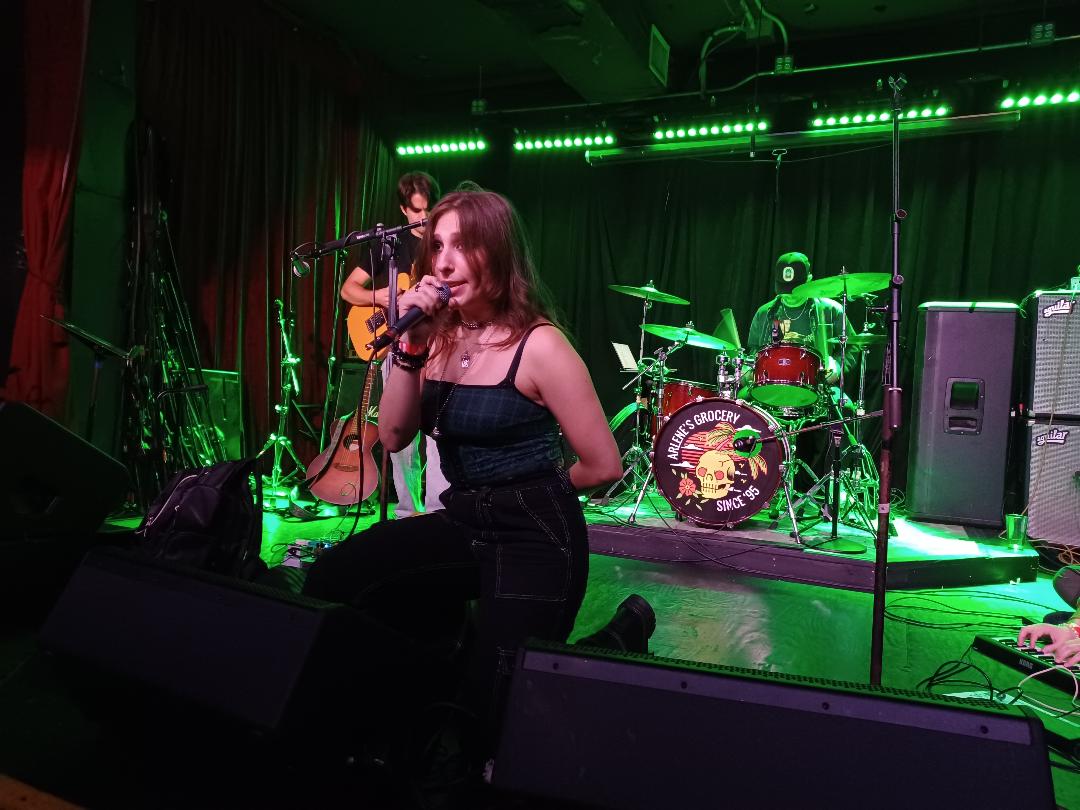 AdamsWorldBlog's tweet image. Scenes from last night: Drive In (@_alebaba_) at @ArlenesGrocery