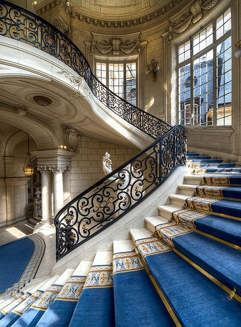 Stairway, Versailles, France #Stairway #Versailles #France elenacole.com