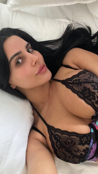 good morning , say it back 🥰 https://t.co/BvQAhmYsr3