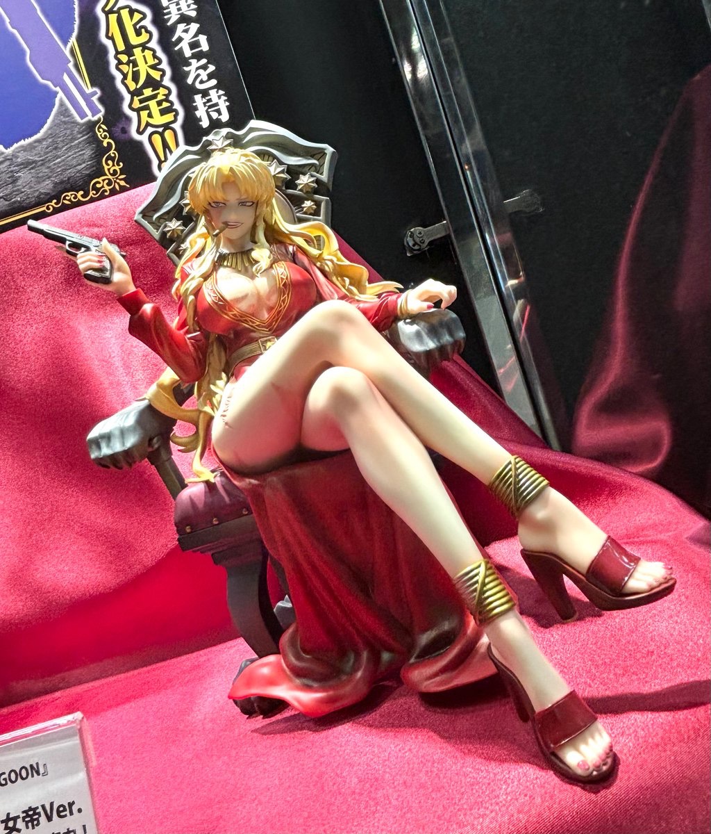 medicos_et_02's tweet photo. 【フィギュア展示情報】

「レヴィ 緋色の女王ver.」
「バラライカ 真紅の女帝Ver.」

ボンテージ衣装に身を包んだレヴィと
長くすらりと伸びた脚を露わにするバラライカ！

バラライカは好評発売中！
メディコスでのご購入で特典付き！
https://t.co/O2yQYY6dyp

#BlackLagoon
#広江礼威
#WF2024W https://t.co/Gcq3Zo5W3z