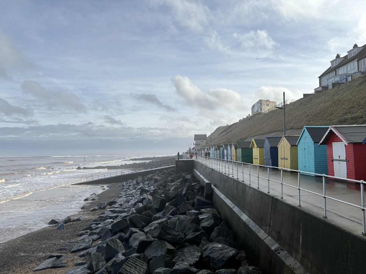 Fab weekend in #norfolk with shows @sheringhamlittletheatre &amp; St George’s Guildhall in King’s Lynn @alivecornexchange <a href="/nationaltrust/">National Trust</a> where Shakespeare once performed. Thanks to the #fangelas old &amp; new! I’ll be back! #solvealongamurdershewrote #solvealonga #murdershewrote