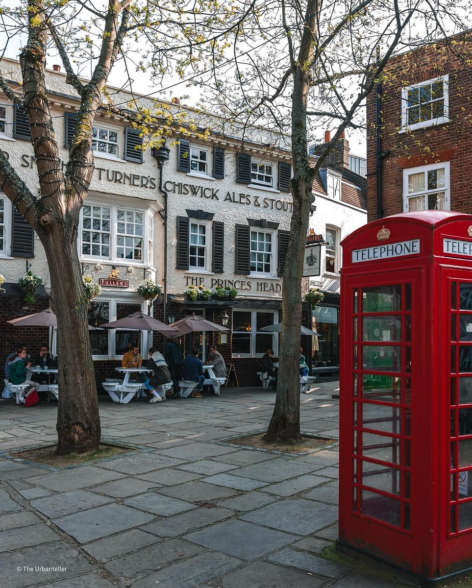 Marrius_'s tweet image. ❄️🐦‍⬛Let's have an affair with the winter air.
____________________
Riscaldiamoci l'anima.

#bestcityintheworld #bitsofbuildings #chasingfacades #departuresmag #discover_vacations #imatraveler #mycityloves #pathport #postcardfromtheworld