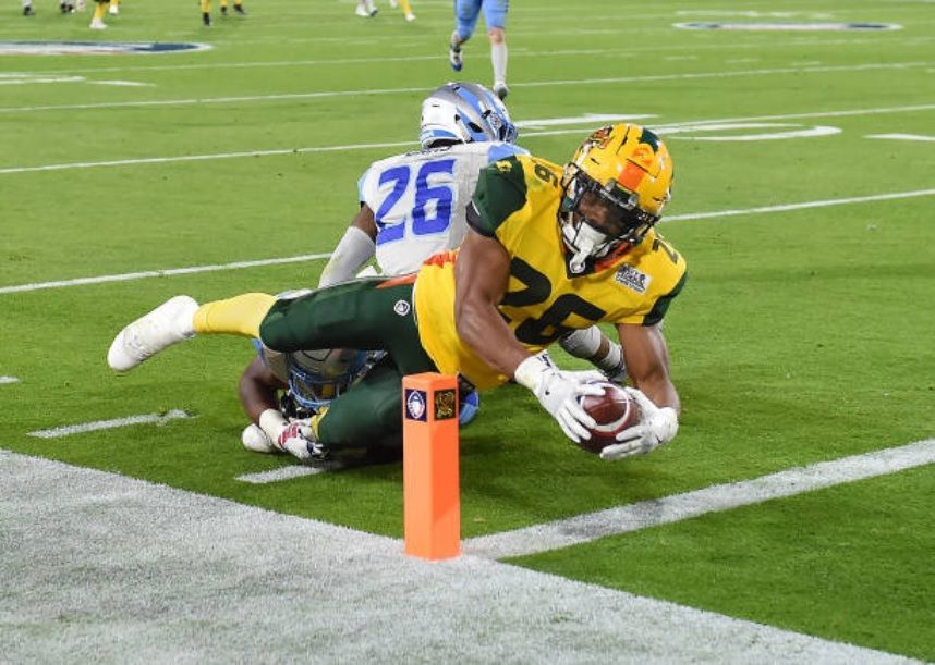 AZSportsHistory's tweet photo. 2/10/19 β In front of only 11,751 fans at #ASU Sun Devil Stadium, the Arizona #Hotshots opened their inaugural (and league's only) season with the Alliance of American Football league #AAFL with a 38-22 win over the Salt Lake Stallions. John Wolford: 18-29-275-4. #AZHotShots https://t.co/t4MSirQAB7