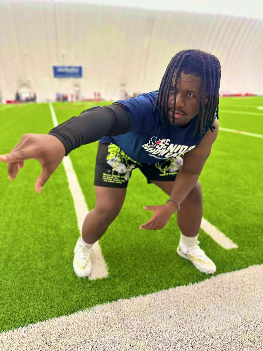 62enemies's tweet photo. Was amazing coming out to compete and meet all the coaches at different College . Had fun at the senior showcase #bfnd #cyfairfootball https://t.co/xlwfS9hw38