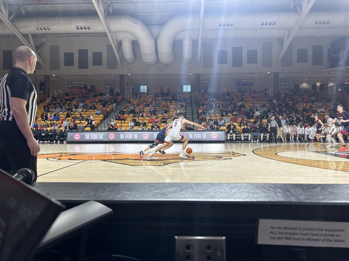Awesome time back in the Creek! @GoCamelsMBB put on a clinic vs @StonyBrookMBB 95-77. Courtside with the talented @jaysonny91 and @ChrisHemeyer on the call🤛 RDH #RollHumps 🐫