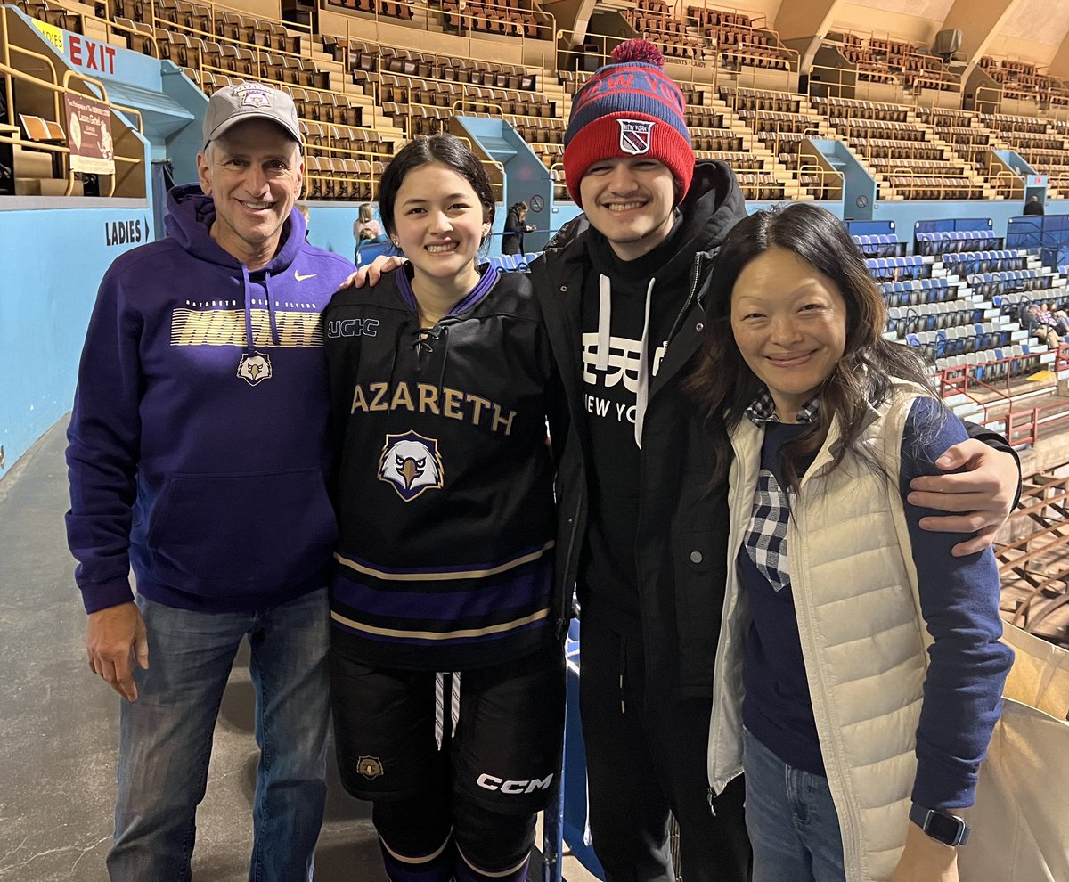 strxngcheese's tweet photo. i went to my sister's hockey game today. she plays NCAA D3 for Nazareth, she also scored her first NCAA goal today!

could not be more proud, also so so happy I got to be there to see it in person!! https://t.co/jdnGi93lfy