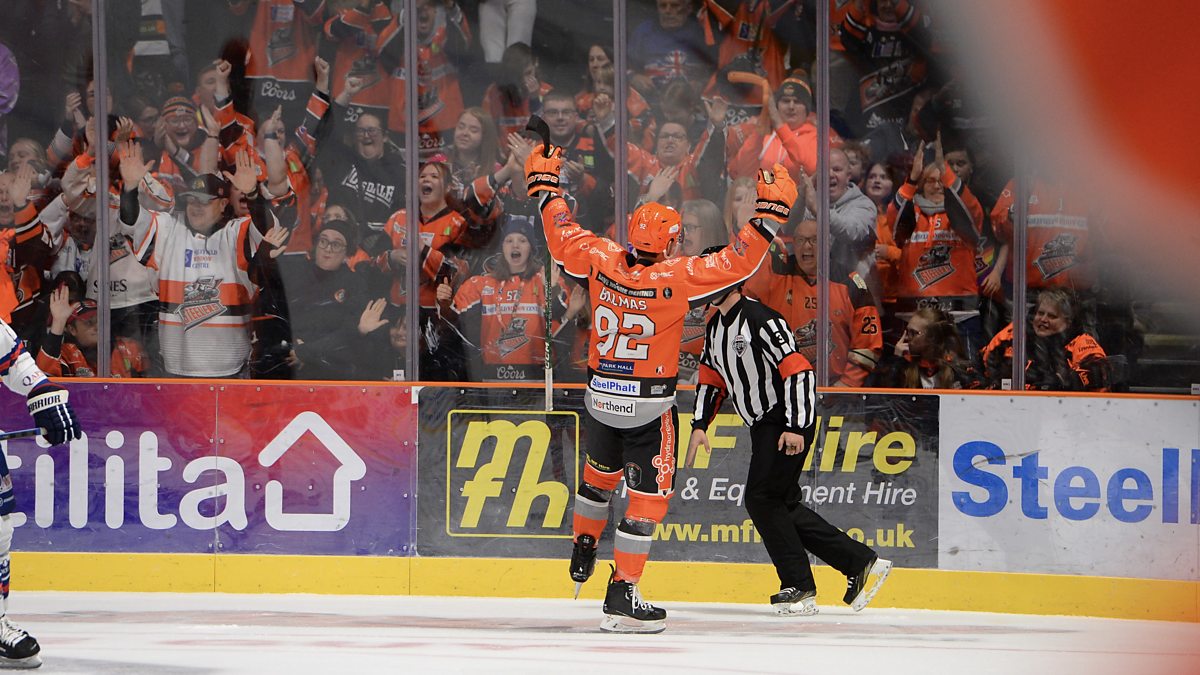 HockeyMaritime's tweet photo. Mitchell Balmas found the scoresheet with an assist as the Sheffield Steelers shutout the Manchester Storm 3-0.

Consistency is key, and Balmas does just that, putting up points in 7 straight games.

#EIHL #SheffieldSteelers #NovaScotia #Balmas https://t.co/YS7uOWB6jn