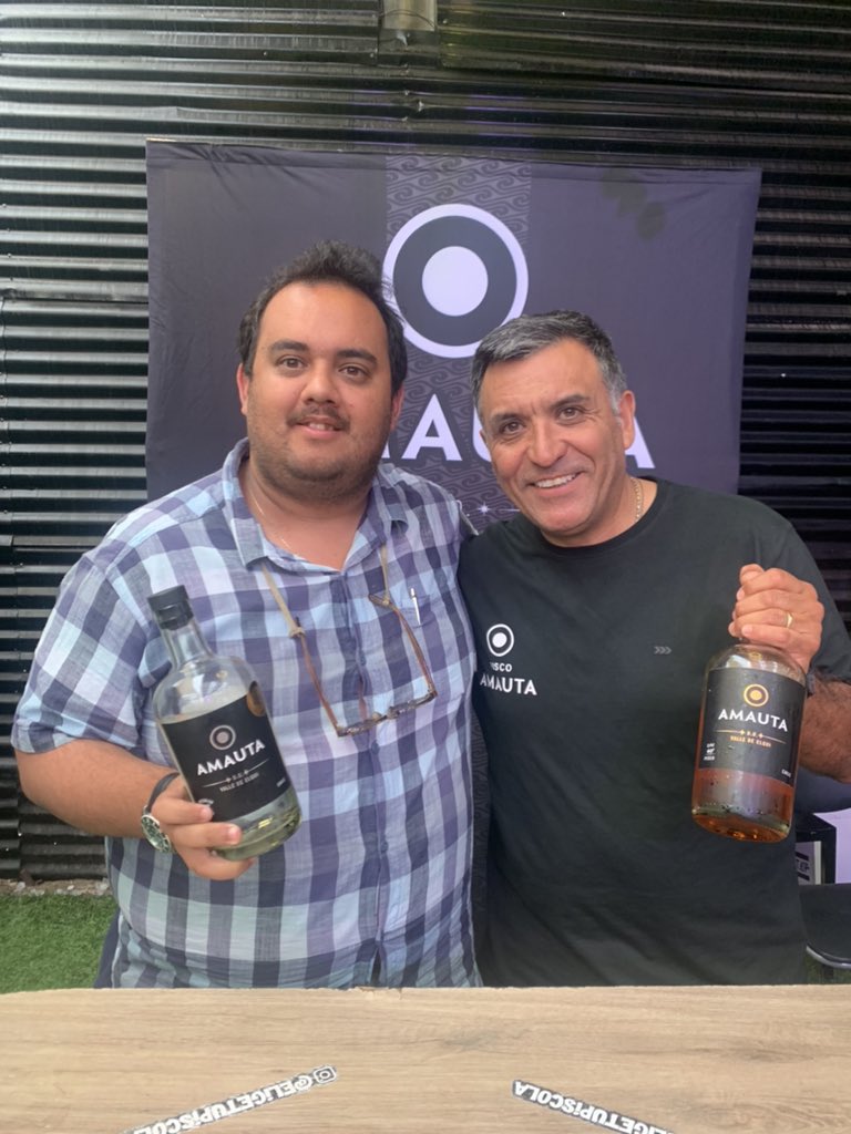 MaxMoralesChile's tweet photo. Grandes #Piscos en La Serena.
#Pisco
De regreso a la Región de Coquimbo luego de 23 años con grandes amigos de los tiempos del #SalonDelVino de @andeswines
#piscoamauta #pisconontay @piscowaqar #dalbosco #AndesWines #spirits https://t.co/VdU6DSVoyb