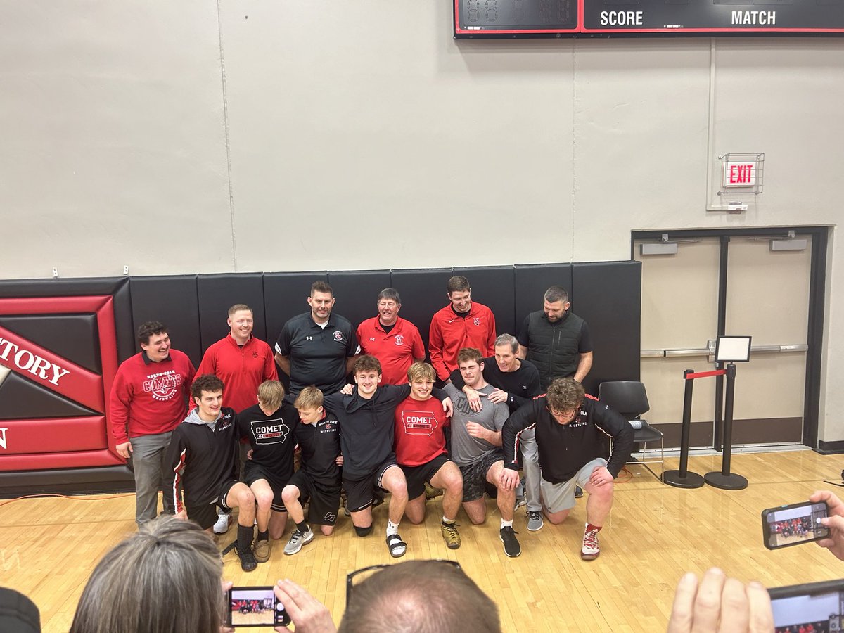 CometsBarstool's tweet photo. 7 Comet Wrestlers Qualified for State
Charlie Boelman-106lbs
Cohan Torres-175lbs
Ben Bryant-190lbs
Jake moeckly-126lbs
Cole Halupinck-150lbs
Reece wrage-215lbs
Tucker Anderson-285lbs

Brady Reinhart barely misses the cut coming in 3rd at 157lbs https://t.co/kaUA6faRWq