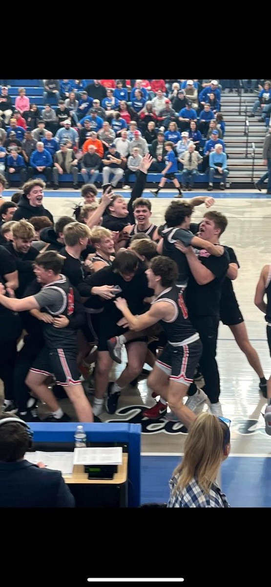 STC_hoops's tweet photo. Winning is AWESOME!!!! https://t.co/G20LDnh1Md