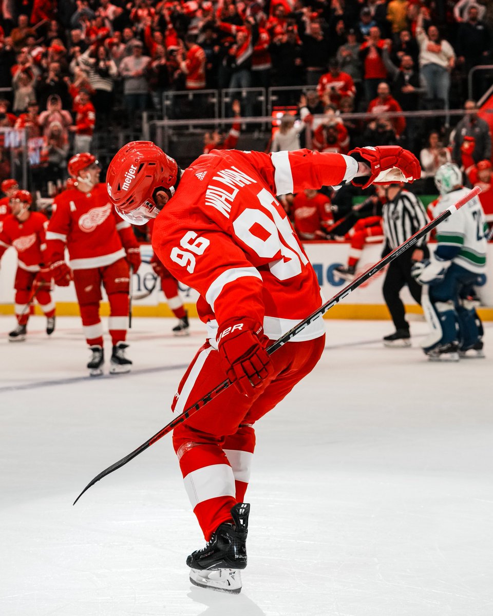 DetroitRedWings's tweet photo. 🕺 https://t.co/fzH6pJE05C