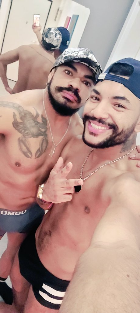 ferabrasil26's tweet photo. Os Toys boys https://t.co/yEw2SGuYZF