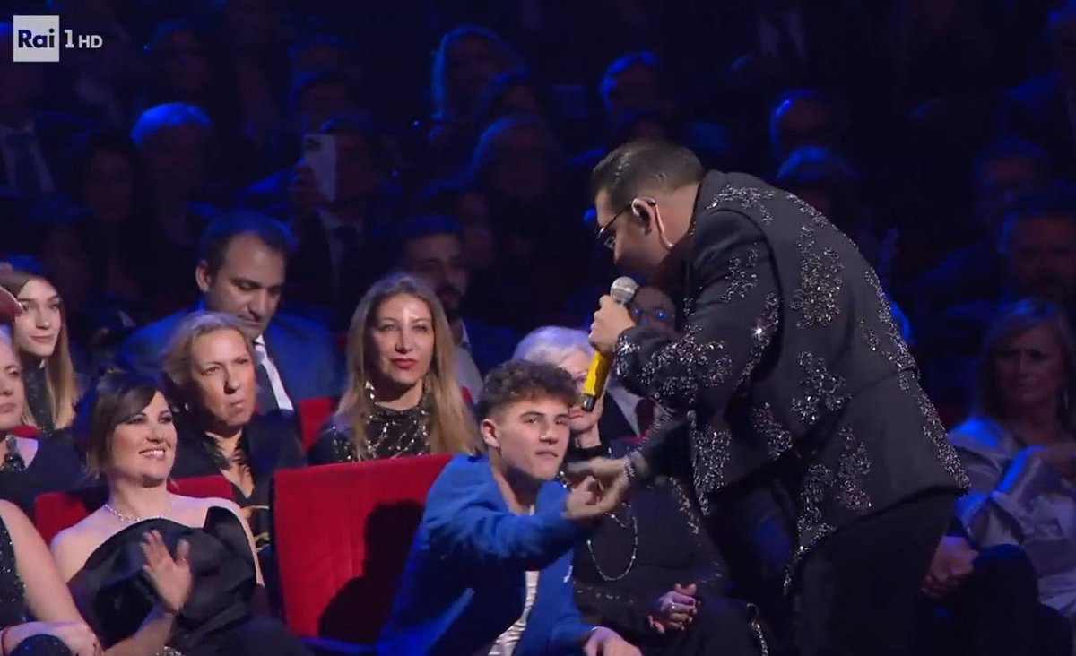 StoferTV's tweet photo. Conduttore e direttore artistico, Sanremo 2030
#Sanremo2024 #Geolier https://t.co/eEgtCsfWfB