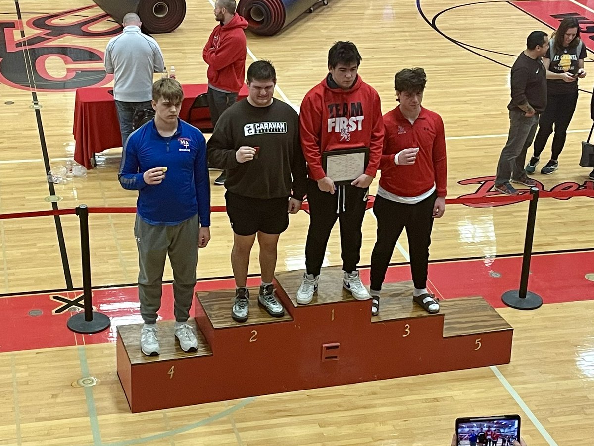 Our 2024 State Qualifiers! 

144 Hagan Taylor (4th Place)
157 Chris Bern (3rd Place)
215 Nico Besteiro (4th Place)
285 Will Erbeck (3rd Place)