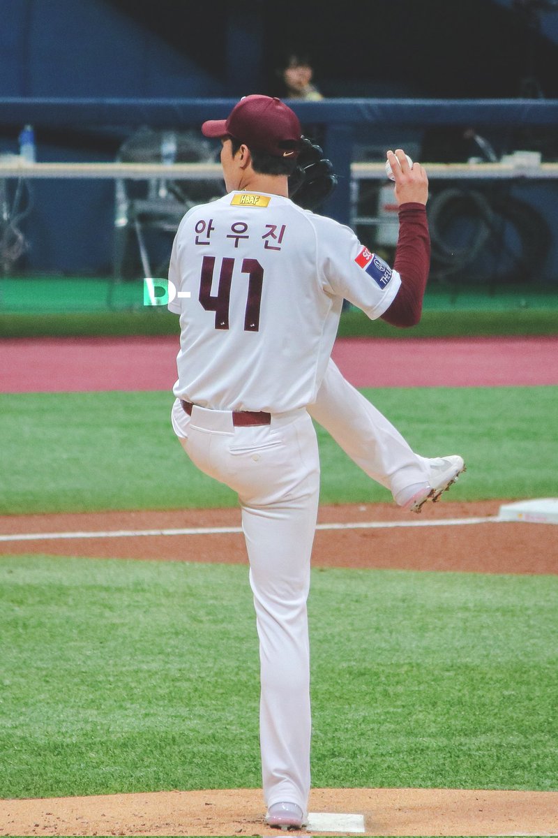 Haechi_backup's tweet photo. 2024 KBO 개막 D-41

#키움히어로즈 #안우진 https://t.co/7Jq5BtHiuc