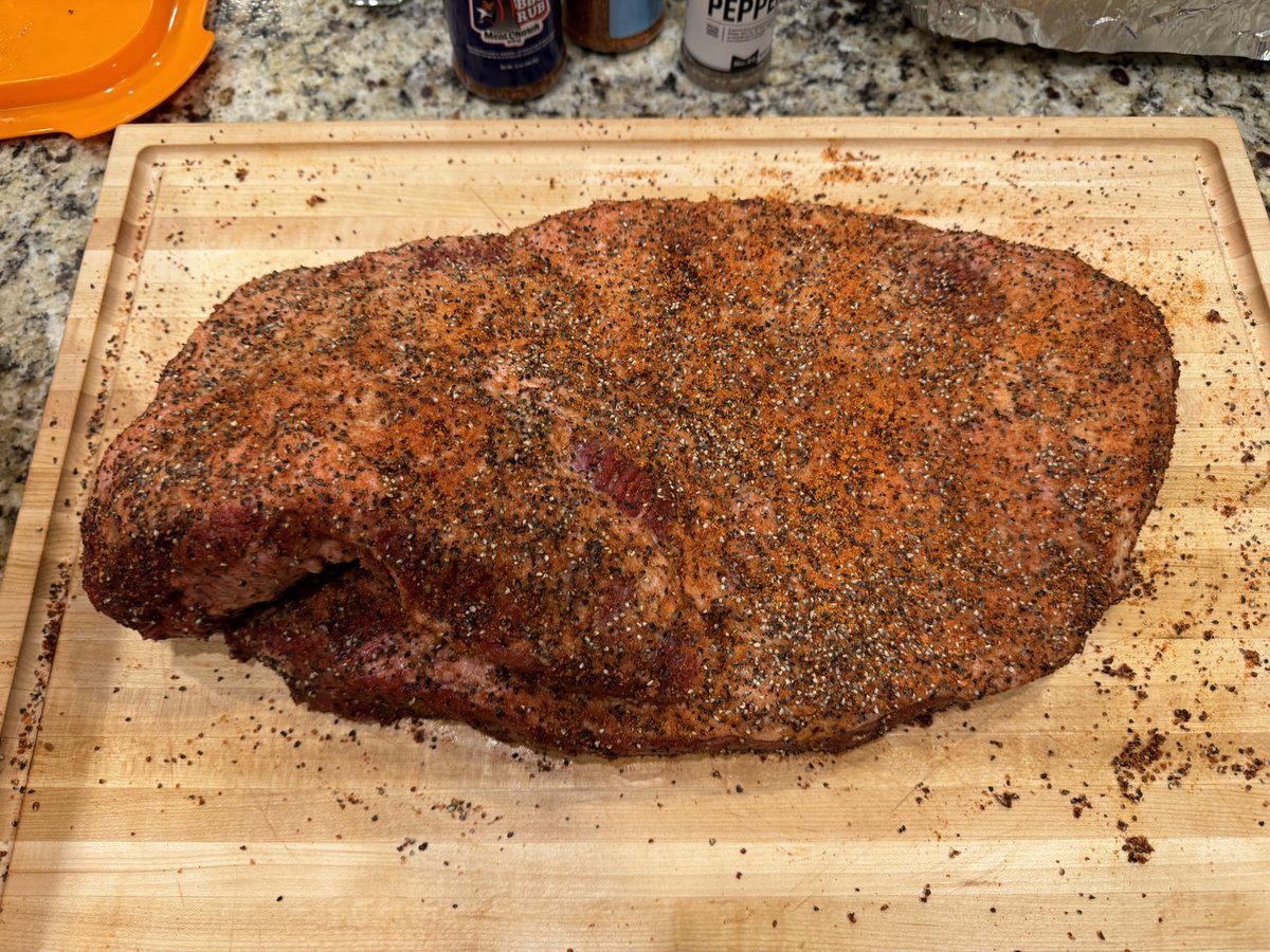 TonyIsler's tweet image. Game on! Go #Chiefs 
Hit the #yoder at 8pm cst.