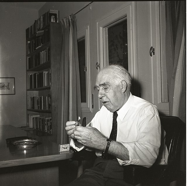 The word "reality" is also a word, a word which we must learn to use correctly.

-- Niels Bohr (1885 - 1962)
