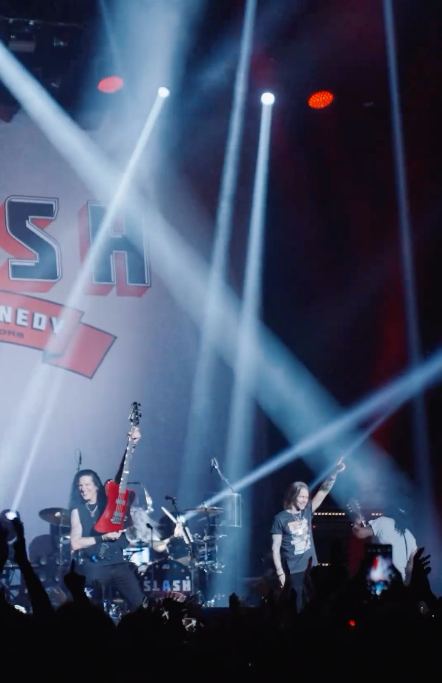 Como siempre, el publico argentino rifandose - BUENOS AIRES, AG 🇦🇷(09/02/24) #SMKC #toddkerns #dammit #theriverisrisingtour