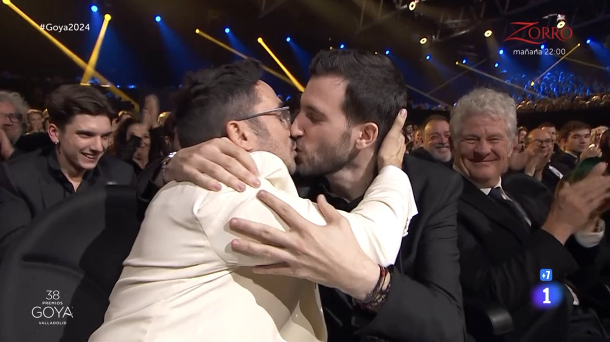 EL BESO ❤️❤️❤️🏳️‍🌈 #Goya2024