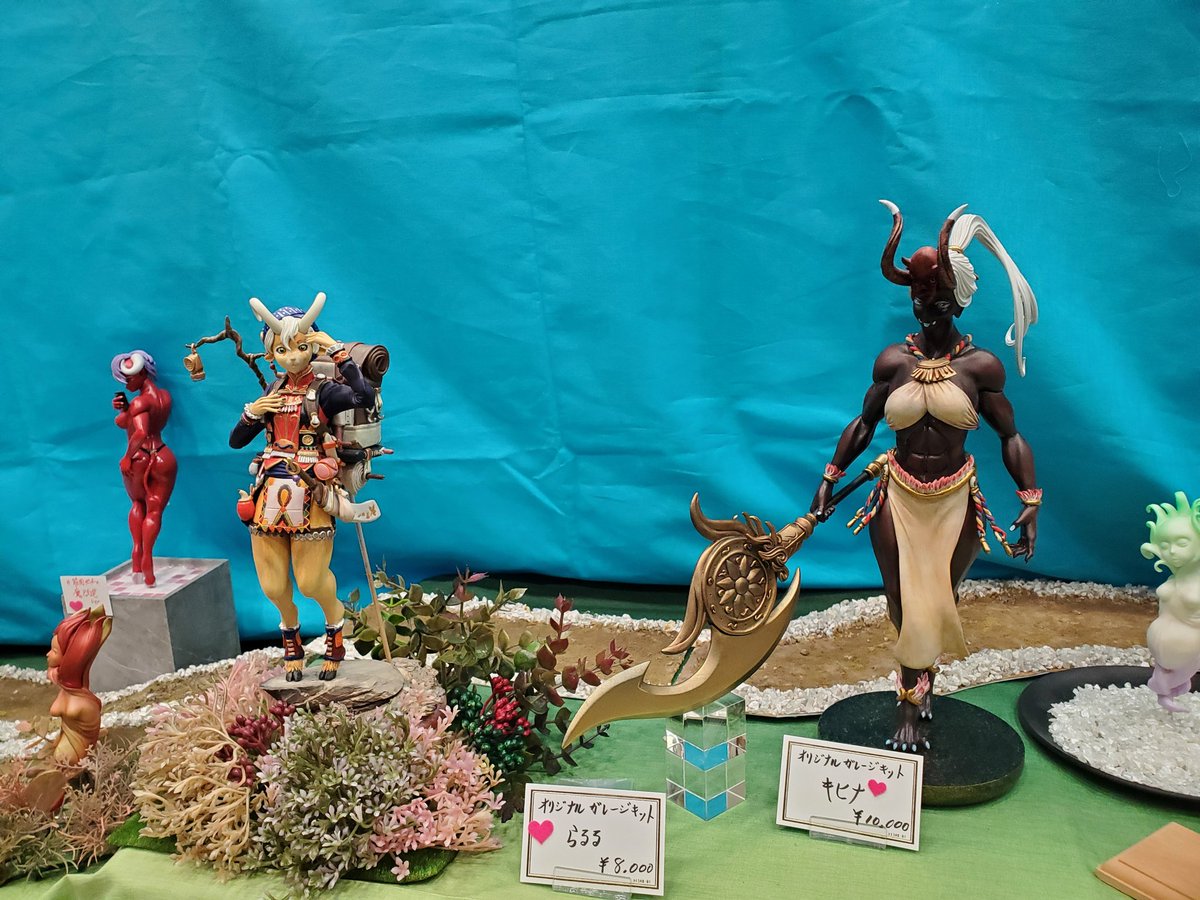 takasuka407's tweet photo. WF設営完了しました。
ミカさんも到着です。
頑張ったので褒めて貰いました。
お友達の衣雪ちゃんも来てくれました😆
#WF2024冬
#WF2024Wおしながき
#Unknownmemory
#Mika_QD
#異世界交流
#異世界交易
#精霊豆
#ガレージキット https://t.co/95vp9Lj1k1