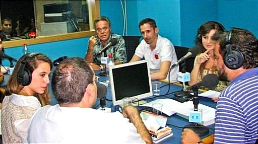 😢 Qué pena ver entre los cineastas que nos han dejado a mi querido Raúl Peña, compañero de tantas aventuras: aquí en una de las ediciones de <a href="/elmarcapaginas/">El Marcapáginas</a>, junto a Guillermo Balmori <a href="/Notorious_Ed/">Notorious Ediciones</a> o <a href="/Anndegracia/">Ana de Gracia</a> 🎙️