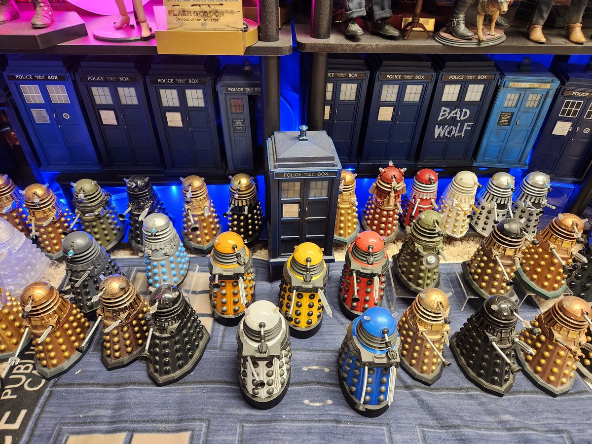 Nerdrotics's tweet image. Show me your Doctor Who stuff.
