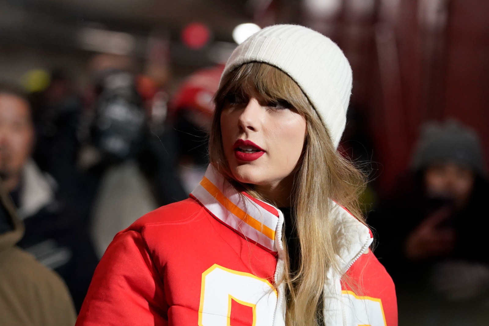 Taylor Swift sudadera RED TV borada en Guayaquil