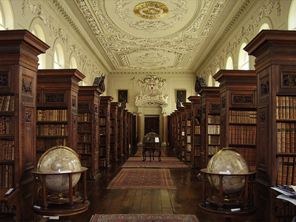 Queen's College Library, Oxford University, Oxford, UK #Queen'sCollegeLibrary #OxfordUniversity #Oxford #UK giannataylor.com