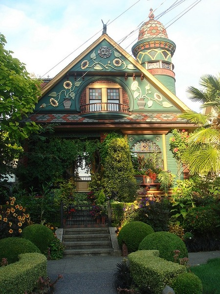 Victorian House, Seattle, Washington #VictorianHouse #Seattle #Washington scarletthodge.com