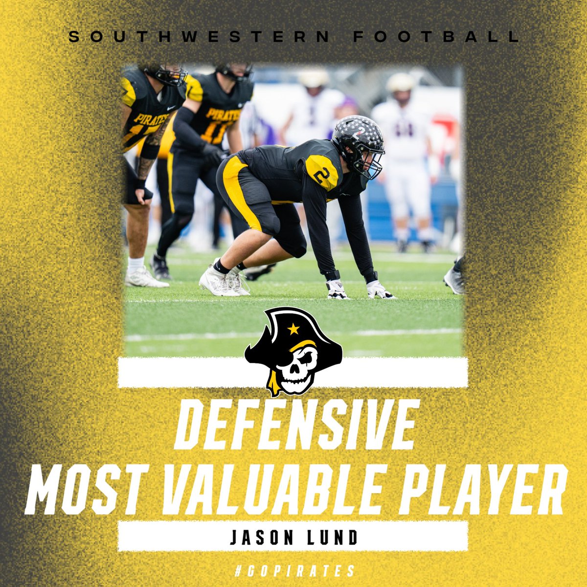A big congratulations to senior defensive end Jason Lund on earning 2023 Team Defensive MVP! 🏴‍☠️ 🏈