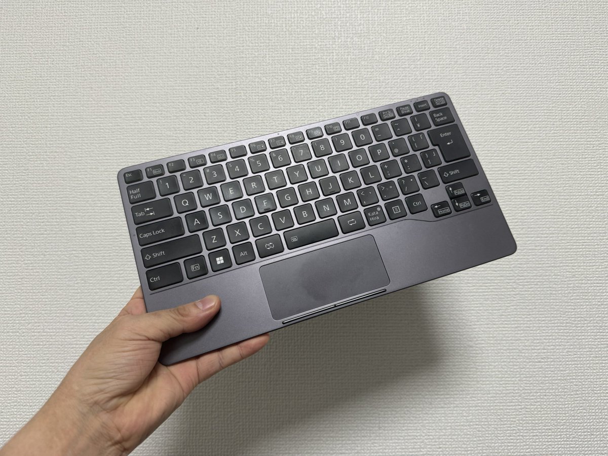 スラブトップ化したMacBookのヒンジ溝を埋めるCap Go! Go! For MacBook