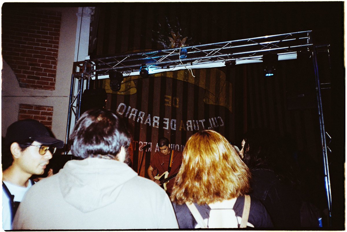 CWBNGKD's tweet image. Filmdump de la última presentación de @suresteband  a la que tuve oportunidad de asistir 🙌