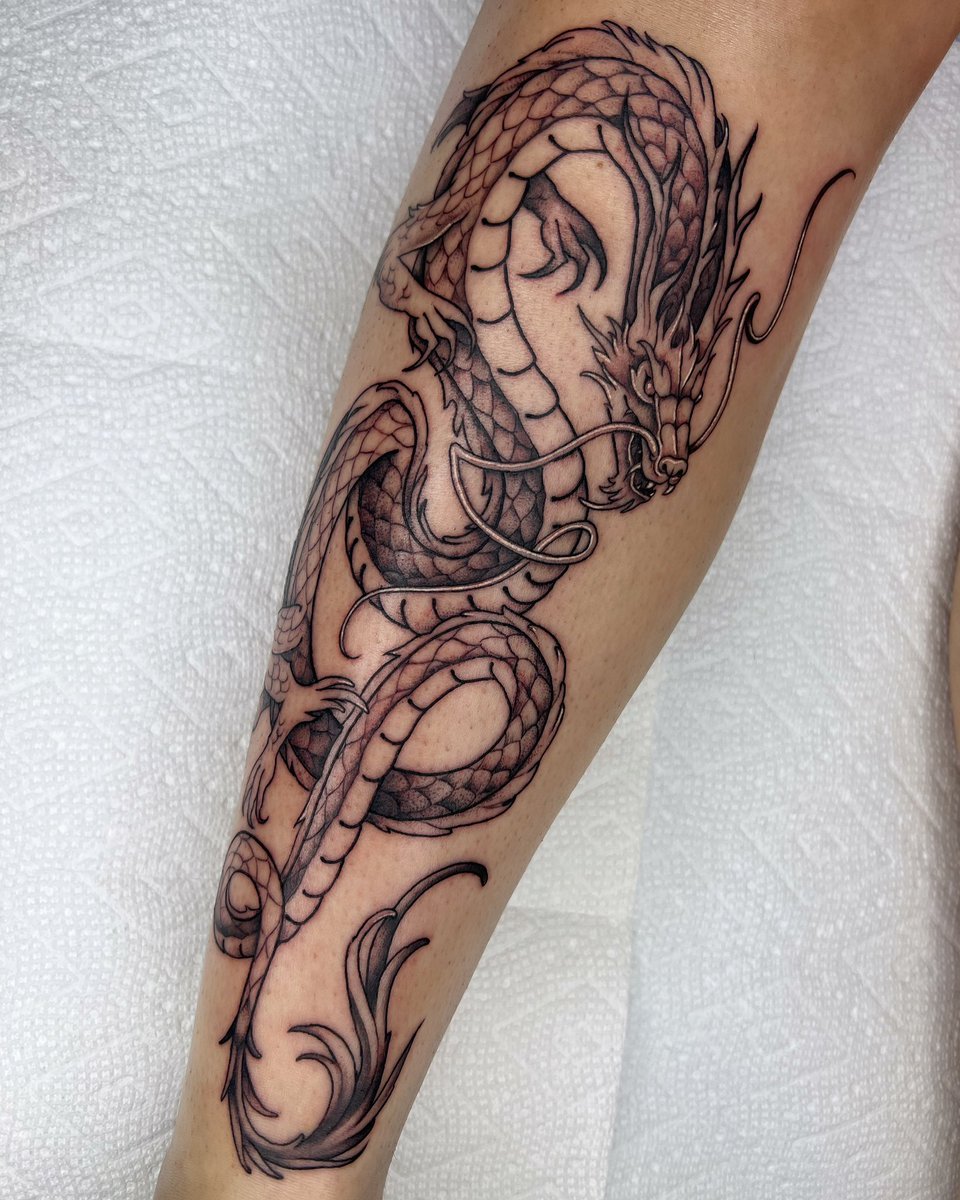 stopdotcom's tweet image. me &amp;amp; the tattoo I did today 🐉💓