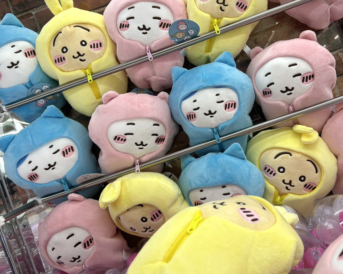 新入荷情報】 ちいかわ、ハチワレ、うさぎが寝袋に入ったぬいぐるみが