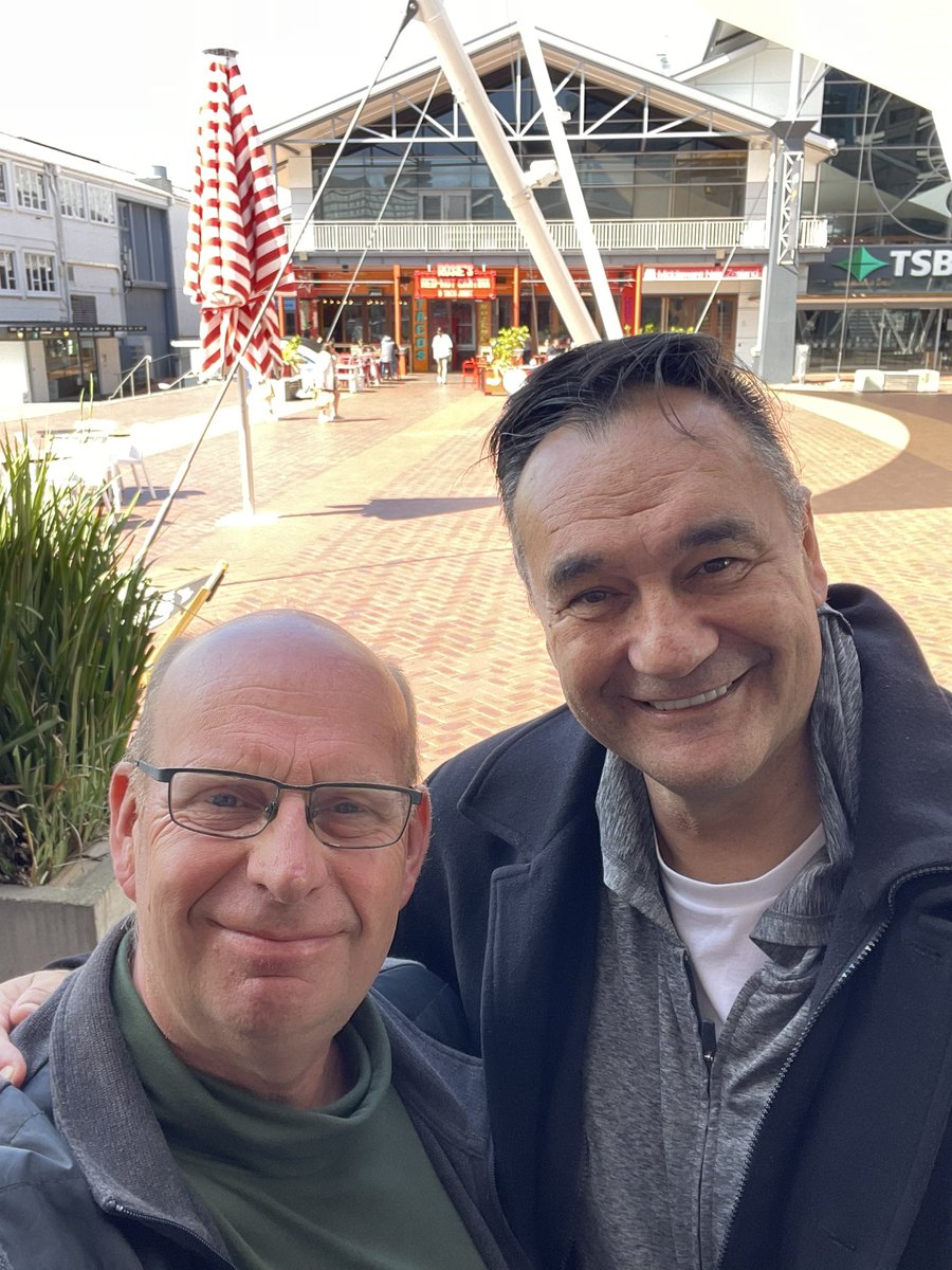 Great to catch up with fellow erstwhile Oasis Principal Glen Denham in Wellington today. Grabbed a coffee after a trip to his top rated school in the city where he continues to do great things as Headteacher. @ottleyoconnor @johnmurphyed