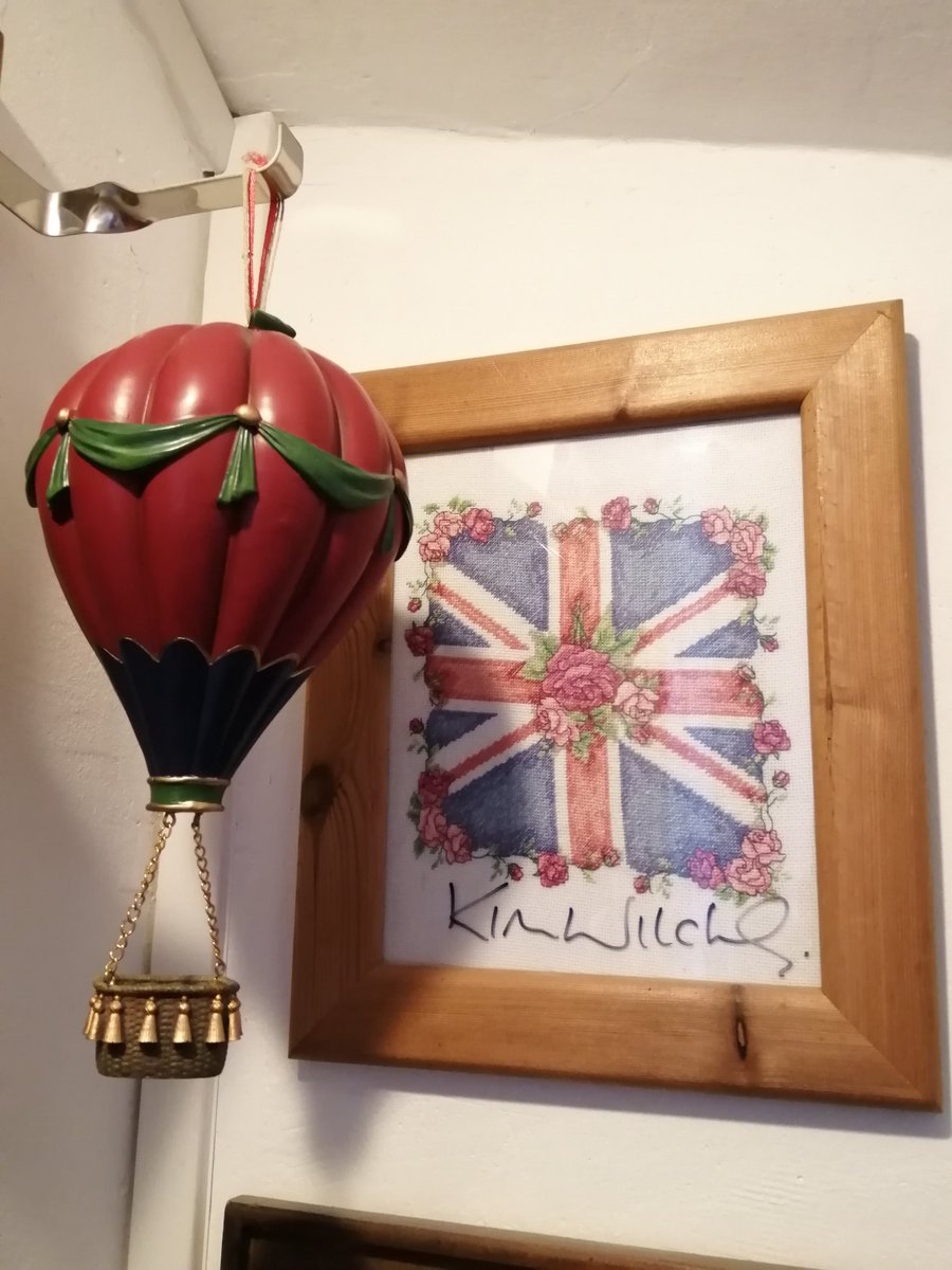 CLAIREDEBUIRE's tweet photo. @kimwilde big show  Olympia! Big thanks to you And the KW band!!! Have you got the gift??? https://t.co/mpwyPZJ9dT