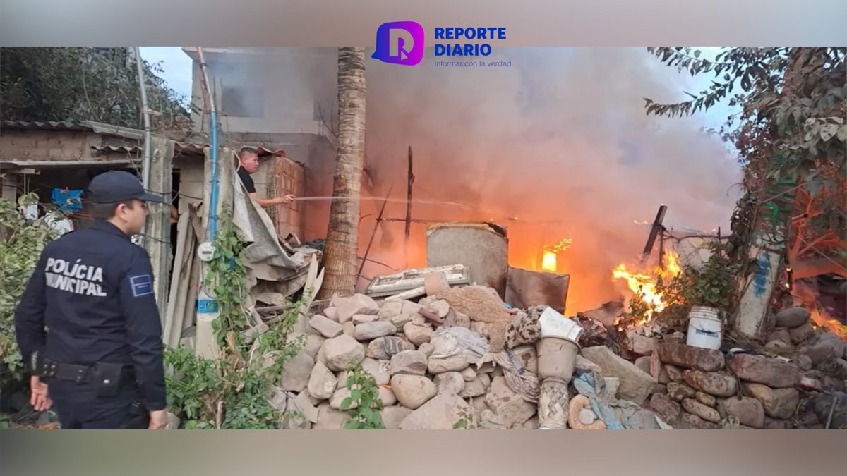 reportediariopv's tweet photo. Incendio en choza de la Calle Palma Cocoteros
Colonos de Palmar del Progreso movilizan unidades de emergencia; sin personas lesionadas
Leer nota: https://t.co/PtdcCYgFc7
Redacción: Brayan Celis
#Reporte #hoy #PuertoVallarta #incendio #Choza #PalmarDelProgreso https://t.co/4pWe0EWARP