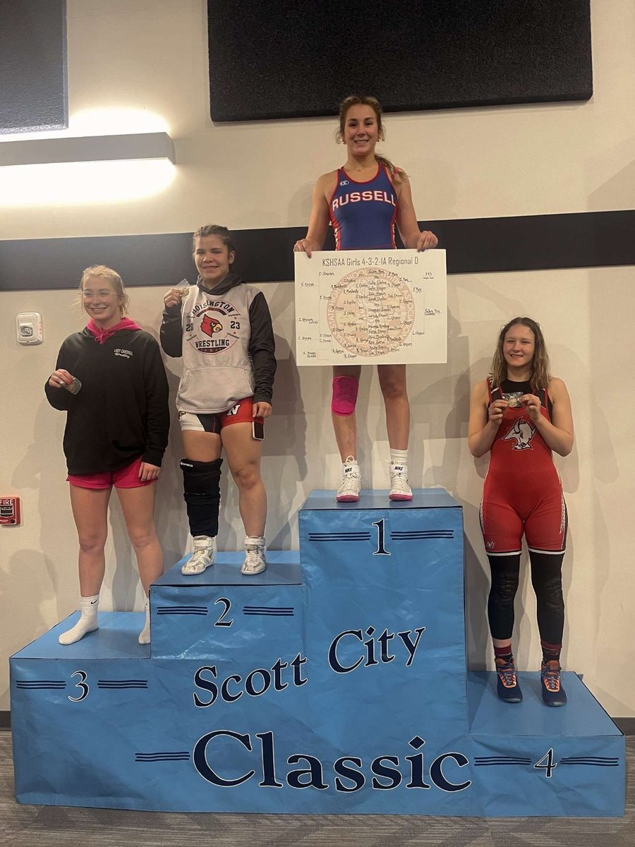 LadyCard_wrestl's tweet photo. Zoe is a 3 time state qualifier!  @zoebrownm https://t.co/4pfj9LzKCp