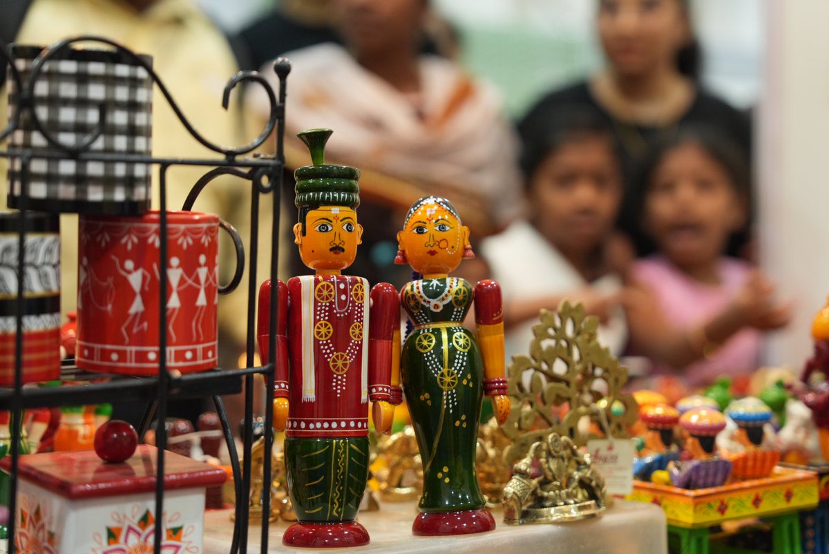 SJMKarnataka's tweet image. With the motto &apos;Swadeshi - the soul of our nation &apos;
Swadeshi Mela occuring  in Bengaluru&apos;s Shalini Ground. 

People of 10s to 80s enthusiastically visiting Swadeshi Mela and supporting localised products.

Let&apos;s #BeVocalForLocal 
@narendramodi