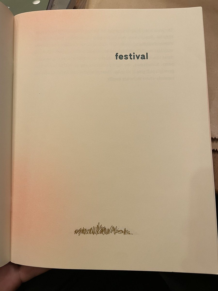 anti_discourse's tweet image. This lighting doesn’t do it justice, but these greens are oranges are so  pretty